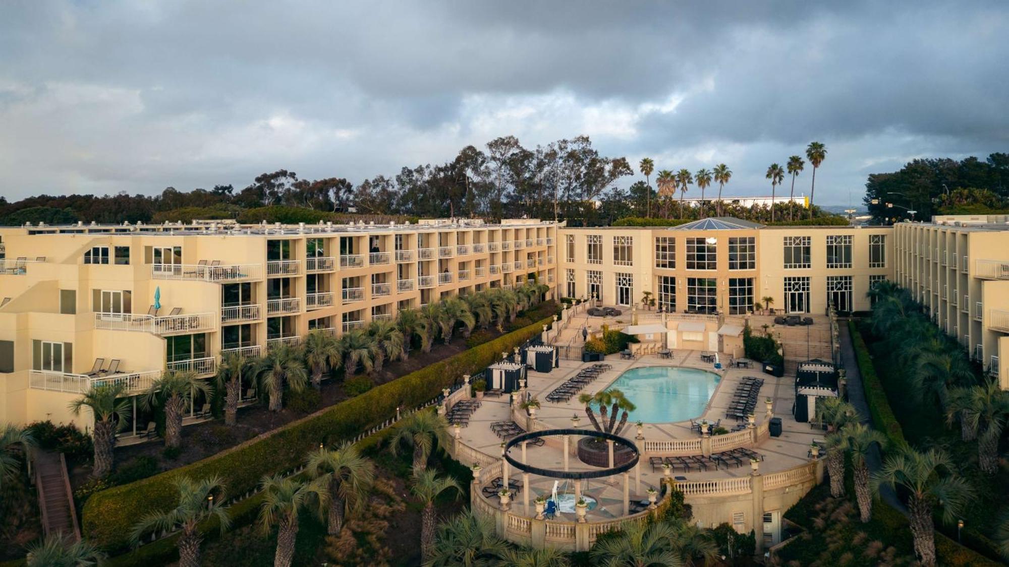 Hilton La Jolla Torrey Pines Hotel San Diego Exterior photo